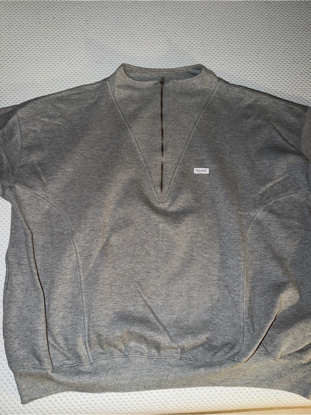 Rōari Men's Gray Half-Zip Sweatshirt